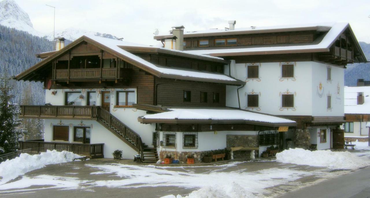 Residence La Pineta بادولا المظهر الخارجي الصورة